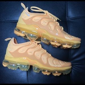 Women’s Nike Air VaporMax Plus 9.5